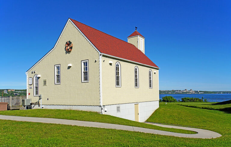 Photo of the Seaview African United Church, credit: Dennis Jarvis for Flickr